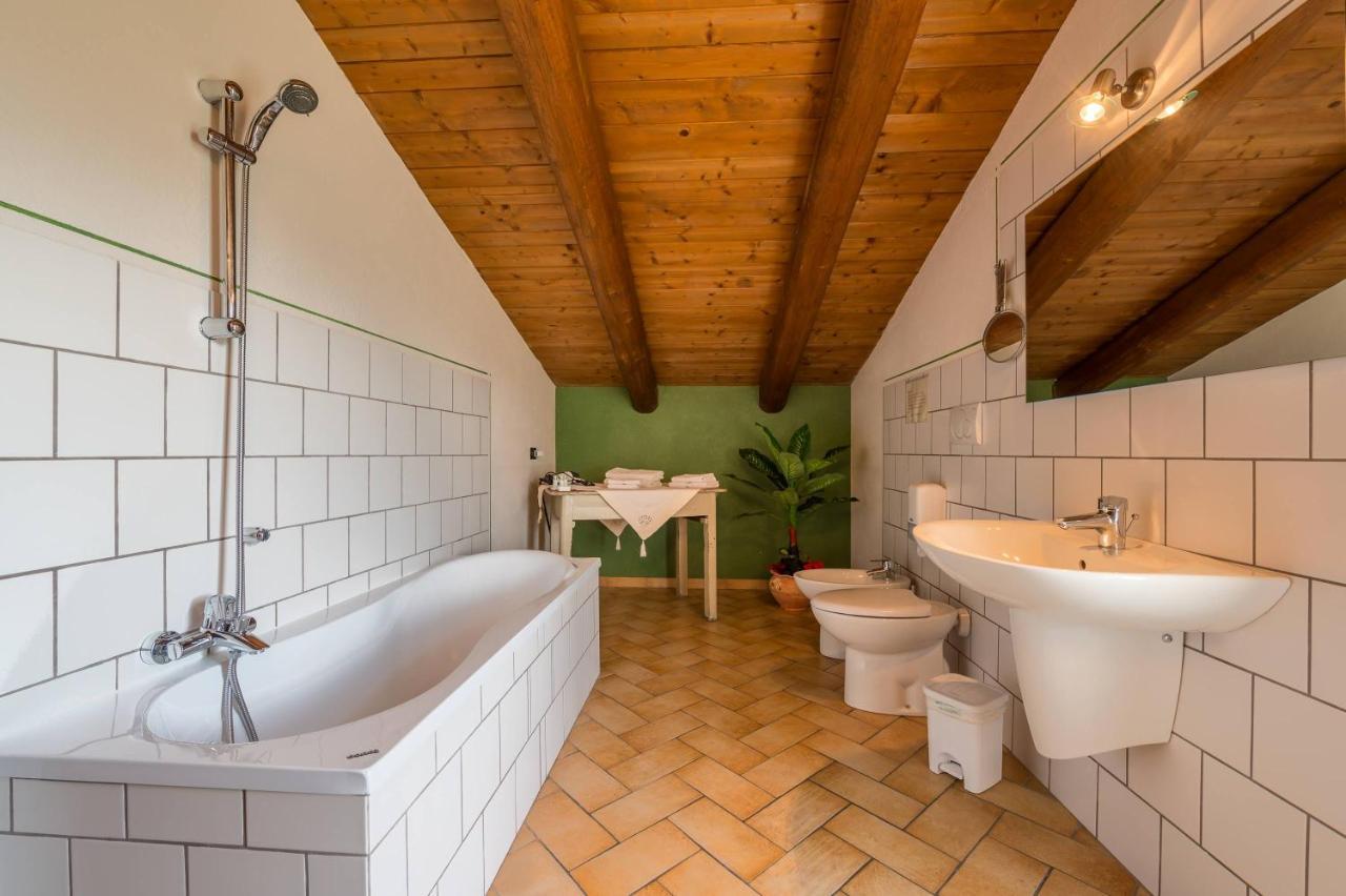 Agriturismo Il Nido Di Bacco Villa ซาลุซโซ ภายนอก รูปภาพ