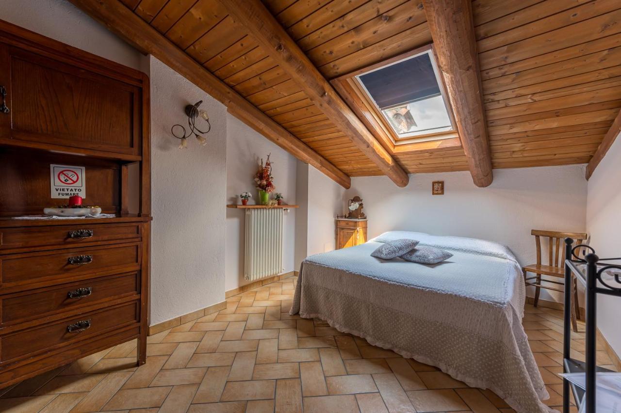 Agriturismo Il Nido Di Bacco Villa ซาลุซโซ ภายนอก รูปภาพ